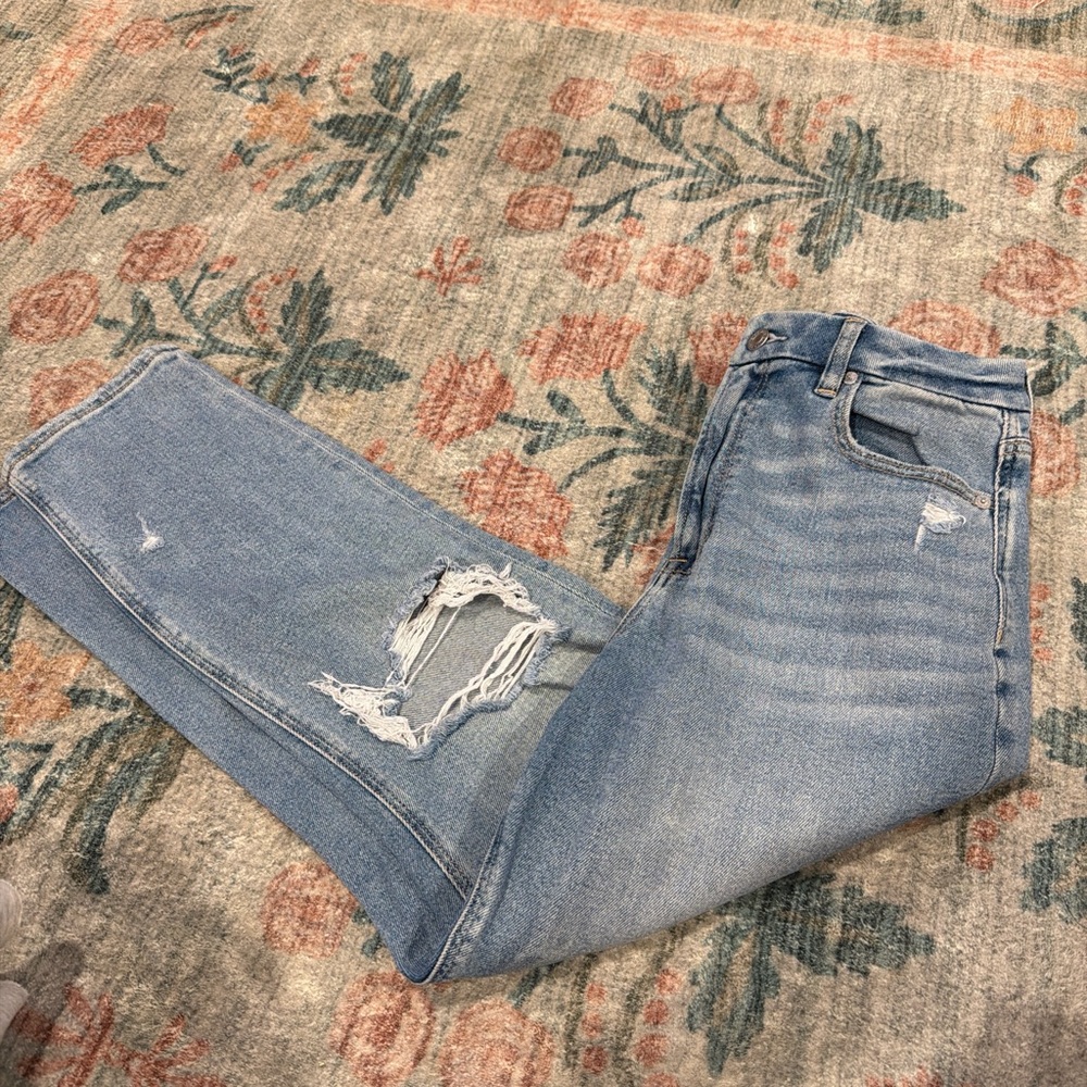 American Eagle Curvy Mom Jeans Short